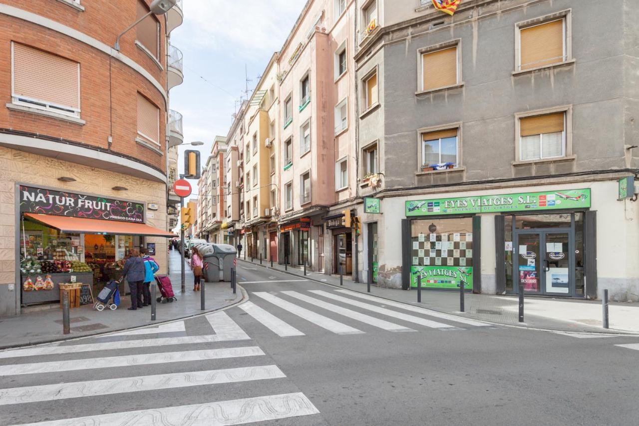 Apartamento Con Encanto, Luminoso Y Tranquilo Apartment L'Hospitalet de Llobregat Bagian luar foto